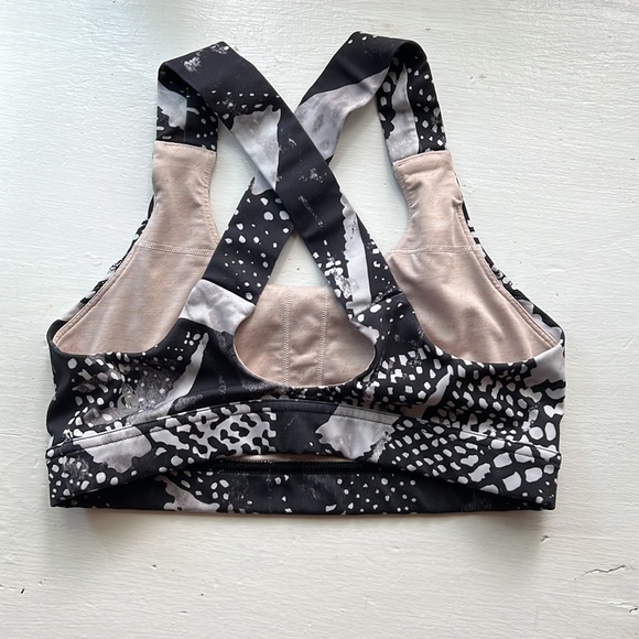 Lululemon bra - Picture 2 of 3